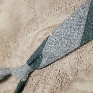 Poszetka Green and Lt. Grey Textured Wool-Silk Tie
